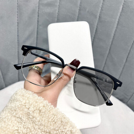 OPTIGEMS 2024 New retro half-rim color changing glasses for myopia